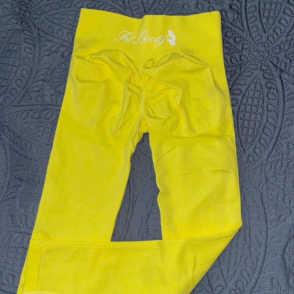 Fit Booty women’s workout leggings size Large